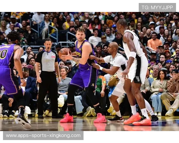 马刺末节集中防守化解对手反扑 马刺末节集中防守化解对手反扑