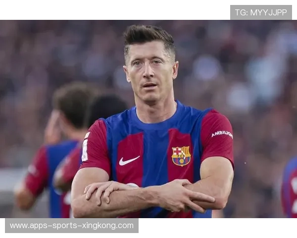 莱万背身连转摆脱制造巨大威胁,巴萨攻段持续升温 莱万背身连转摆脱制造巨大威胁,巴萨攻段持续升温