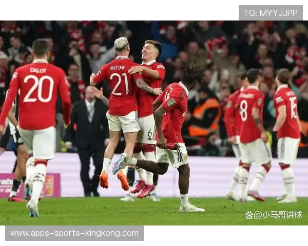 英超利物浦中场抢断转化为进球,主场狂欢