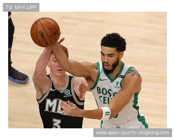 凯尔特人内线统治力拉满，塔图姆强攻打得对手措手不及